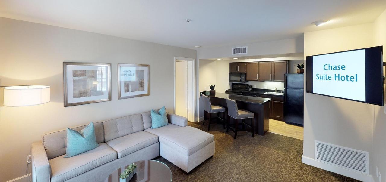 Chase Suites Brea-Fullerton - North Orange County Room photo